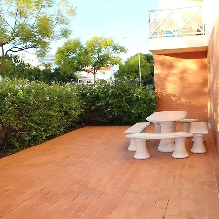 Charming 3-bed In Appartement *