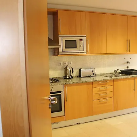 Charming 3-bed In Daire Albufeira