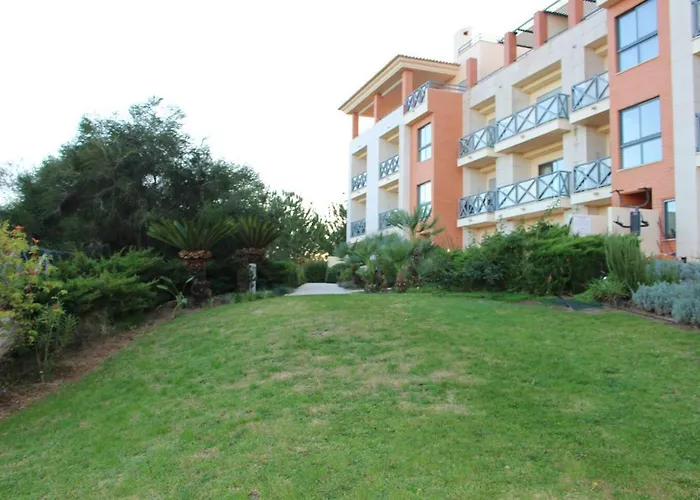 Charming 3-bed In Appartement Albufeira